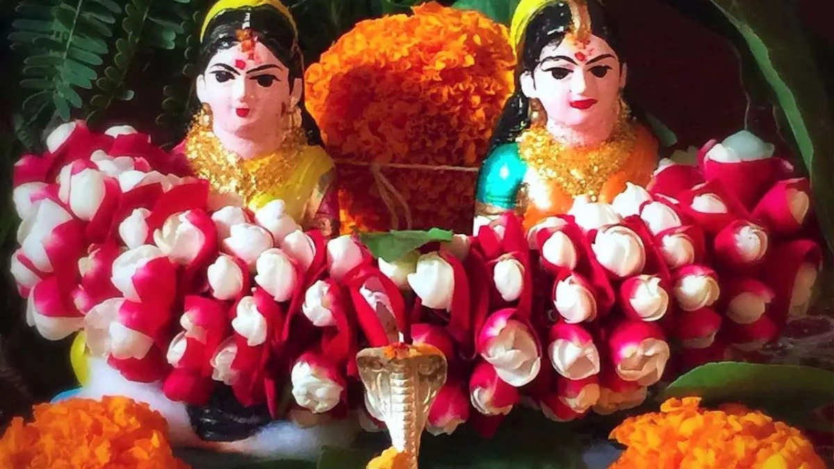 Hartalika Puja | More Than Just a Fast, It's an Ancient Story of Female Grit 4 Handmade Idols and Shringar | The Deep Symbolism in the Rituals