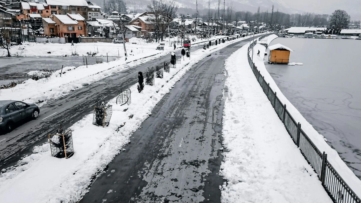 Decoding the Four Acts of Srinagar's Weather Drama