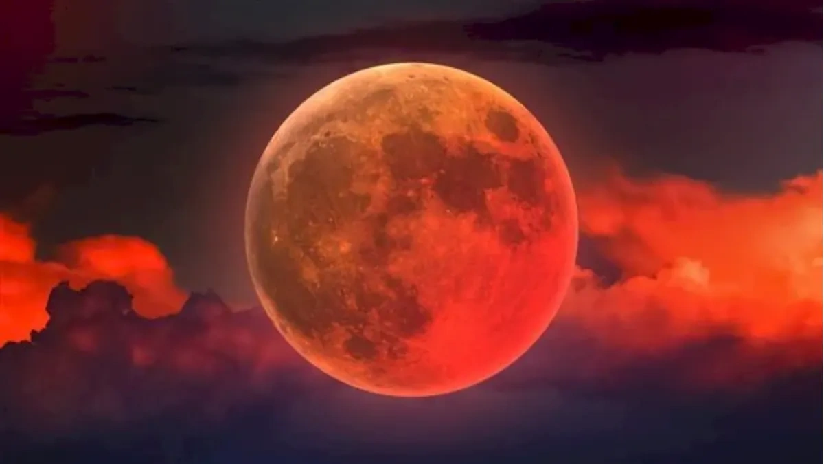 Blood Moon Total Lunar Eclipse Today | More Than Just a Pretty Sight 2 The "Why" Behind the Red | Unpacking the Science