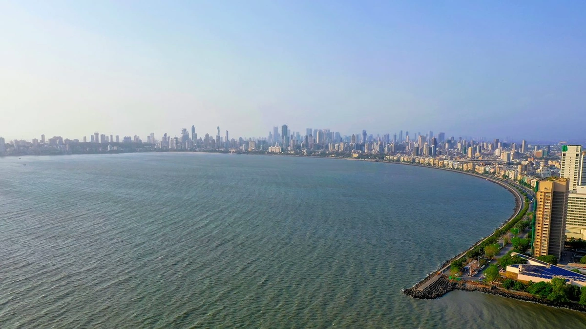 The “Maximum City” and Its Undeniable Allure