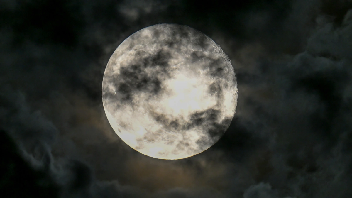 Why This Harvest Moon Is Different (It’s Not Just a Pretty Picture)