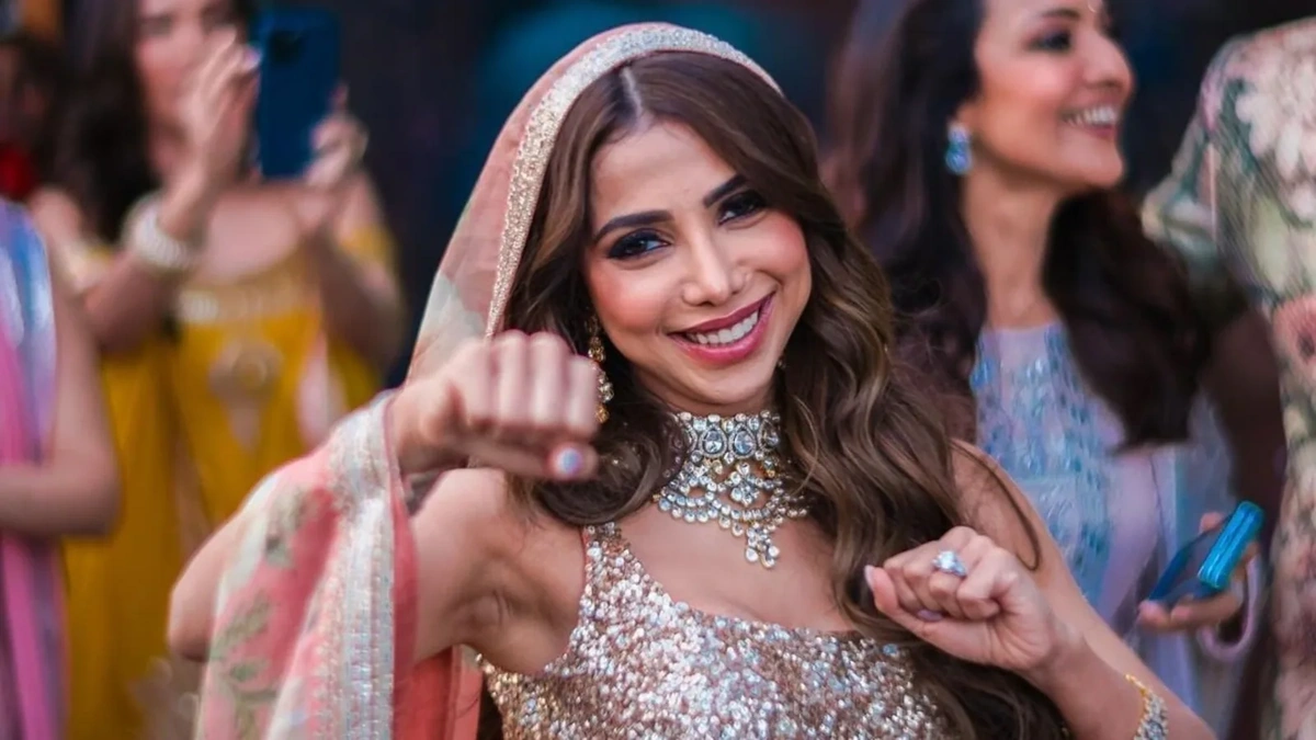 The Buzz Around Shhura Khan | Setting the Scene