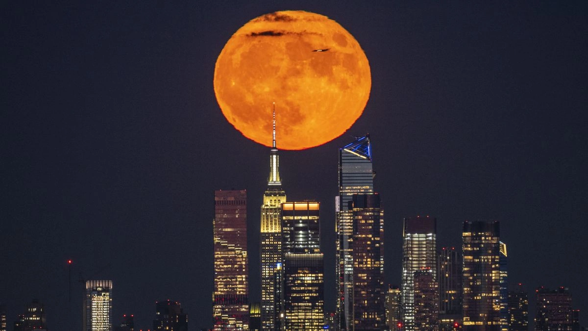 Why Does the Supermoon Matter? It's More Than Just a Pretty Face